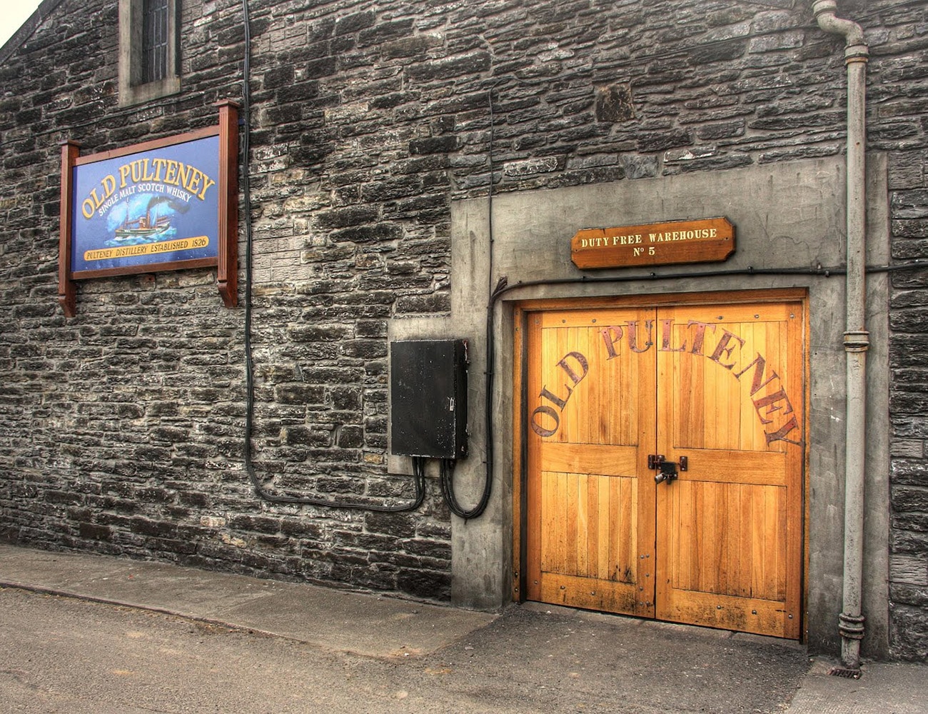 Pulteney-Distillery 1300 x 1000